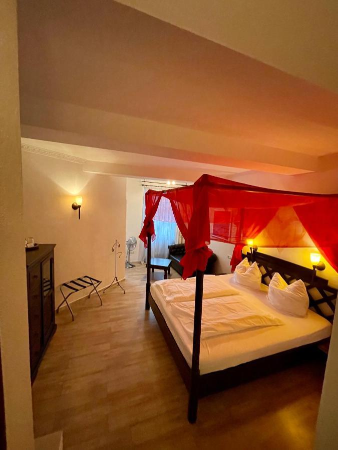 נויוויד Hotel Zur Roemerbruecke מראה חיצוני תמונה